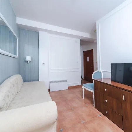 ホテル Mali Porat 3*