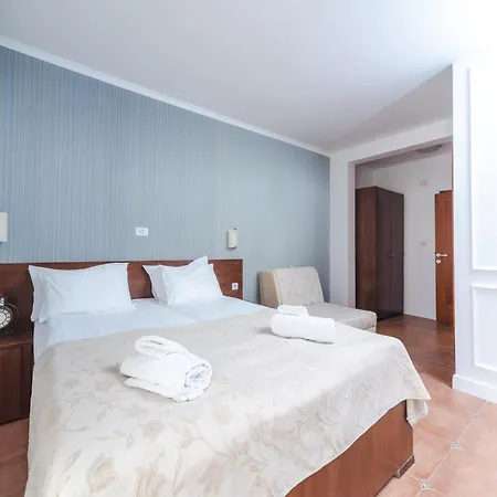 Mali Porat ホテル 3*