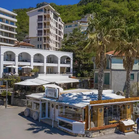 Mali Porat 3*